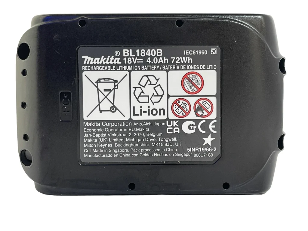 makita-18volt-4ah-battery-BL1840B-bottom