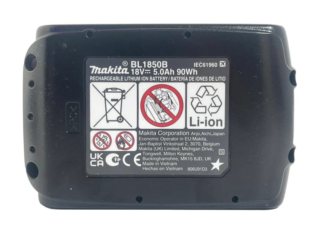 makita-18volt-5ah-battery-BL1850B-bottom