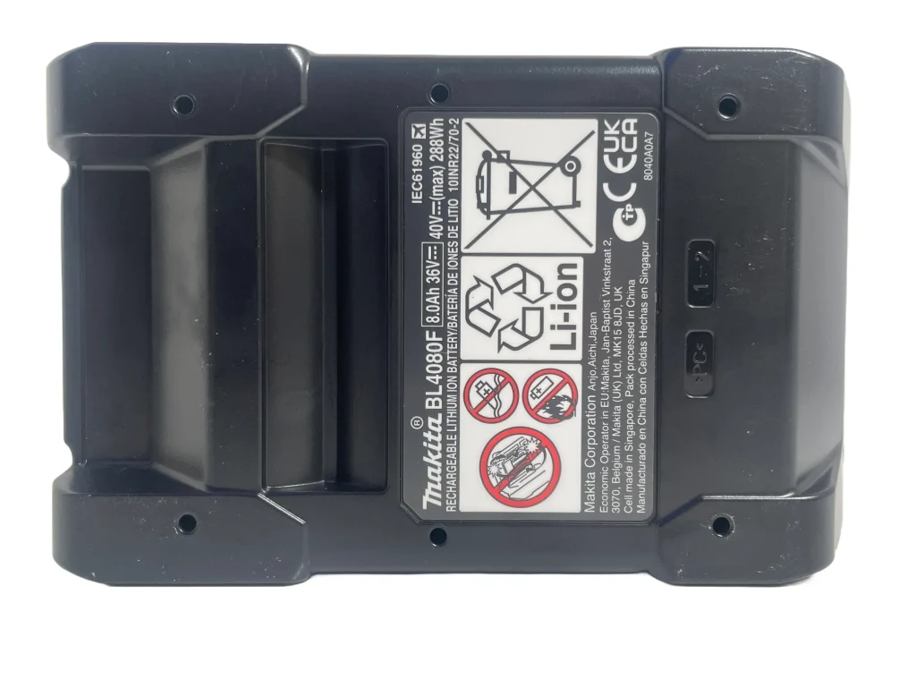 makita-40volt-8ah-battery-BL4080F-bottom