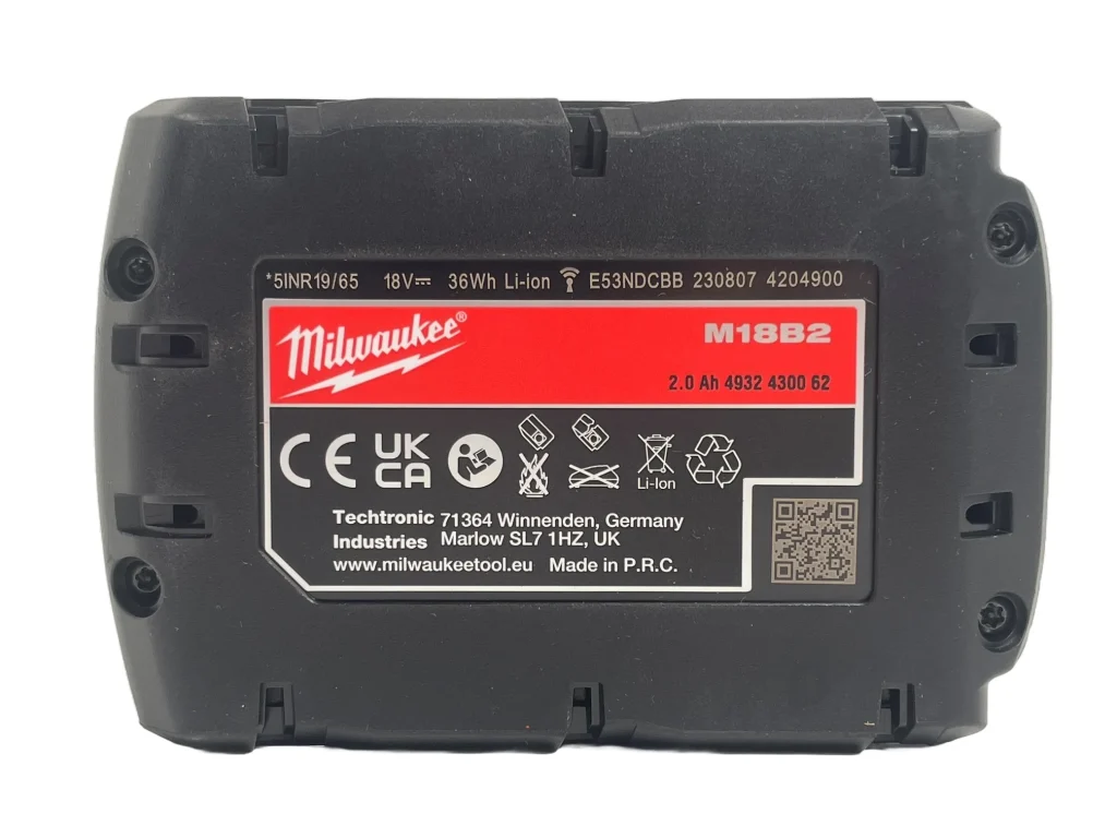 milwaukee-18volt-2ah-battery-M18B2-bottom
