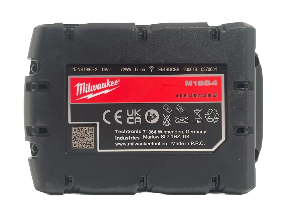 milwaukee-18volt-4ah-battery-M18B4-bottom
