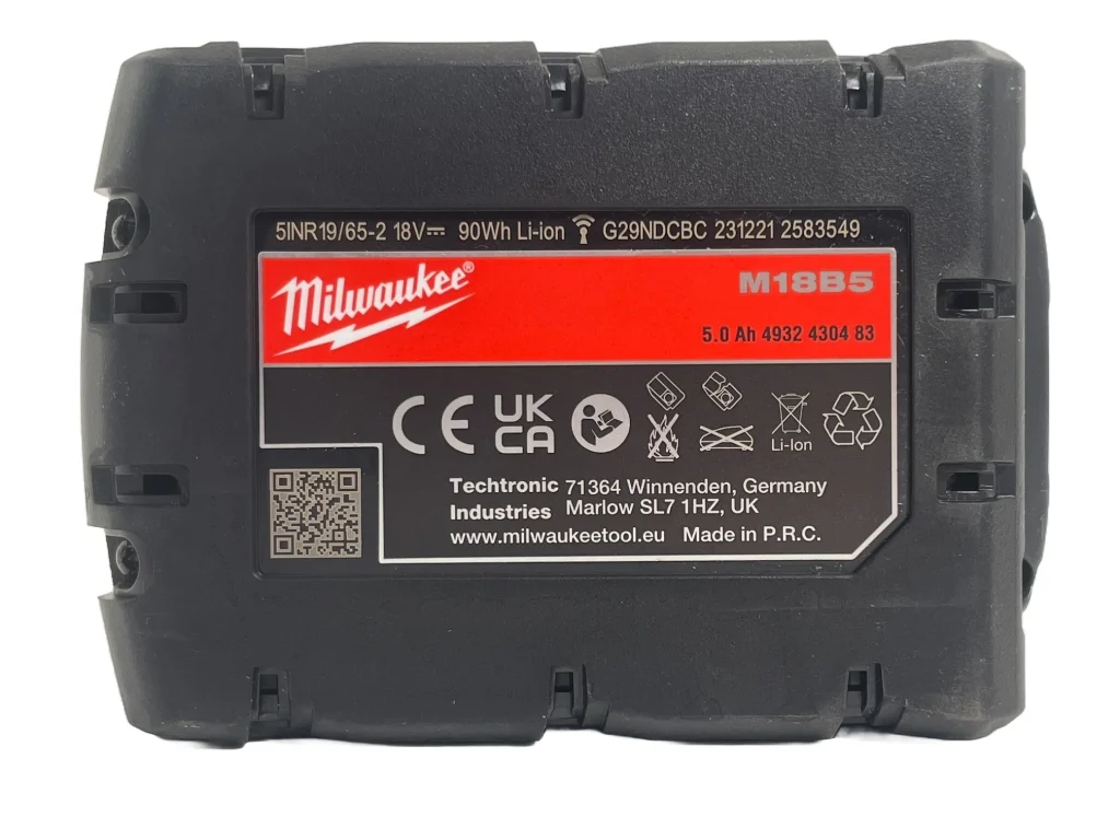 milwaukee-18volt-5ah-battery-M18B5-bottom