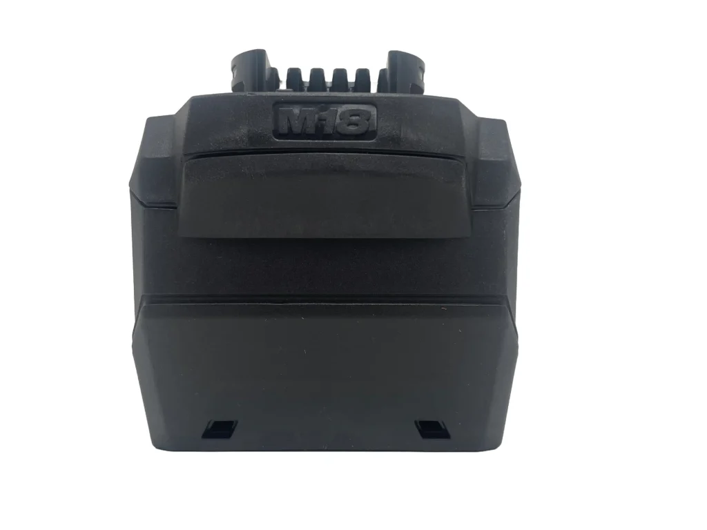 milwaukee-18volt-red-lithum-forge-12ah-battery-M18FB12-back