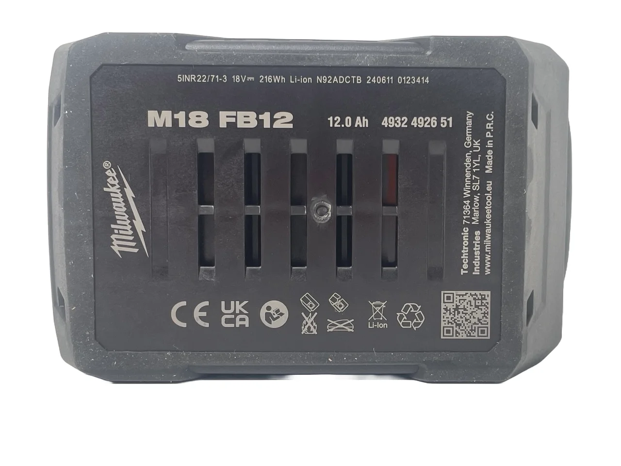 milwaukee-18volt-red-lithum-forge-12ah-battery-M18FB12-bottom
