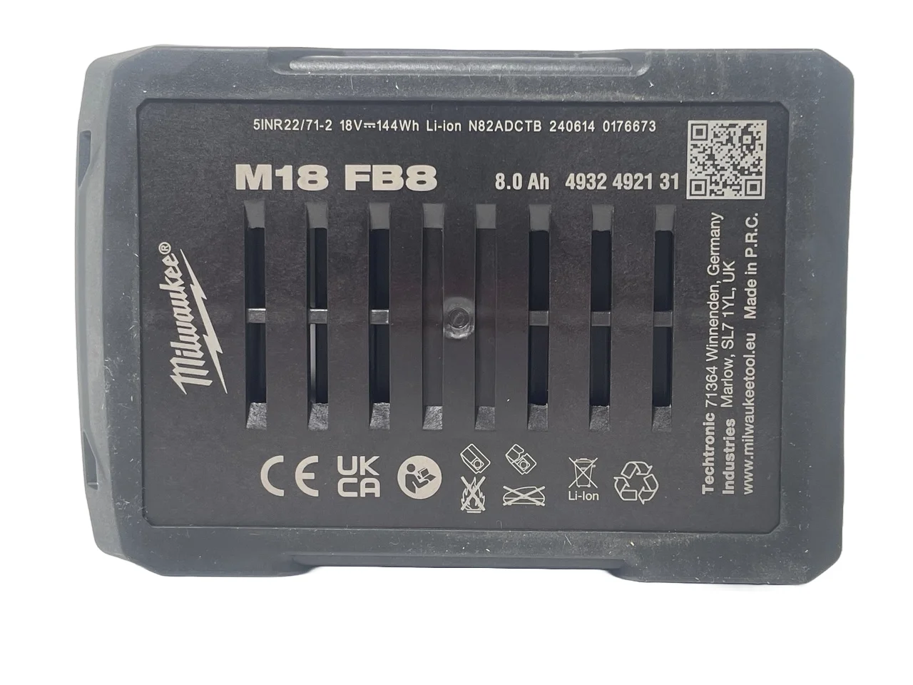 milwaukee-18volt-red-lithum-forge-8ah-battery-M18FB8-bottom
