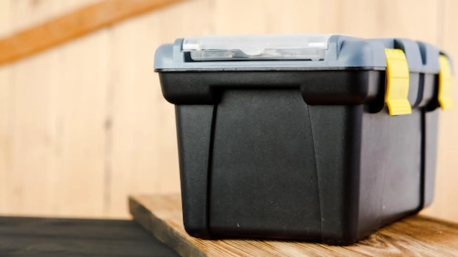 How to Store Power Tool Batteries the Right Way